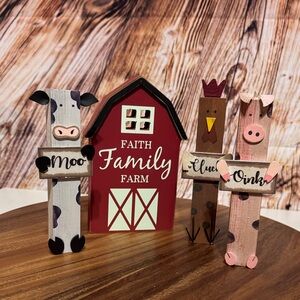 Farmhouse Animal Decor Set - Red, pink, Brown